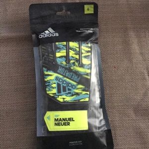 Manuel neuer goalie gloves